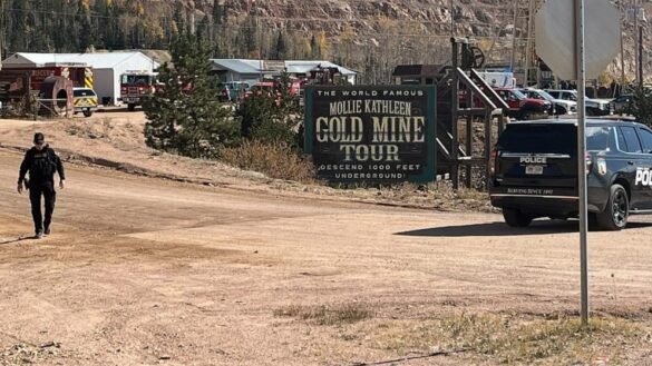 12 Tourists Trapped and One Dead in Colorado Gold Mine