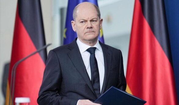 Scholz's Coalition Collapse