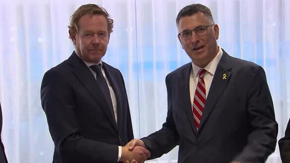 Israeli Foreign Minister Meets Dutch Officials